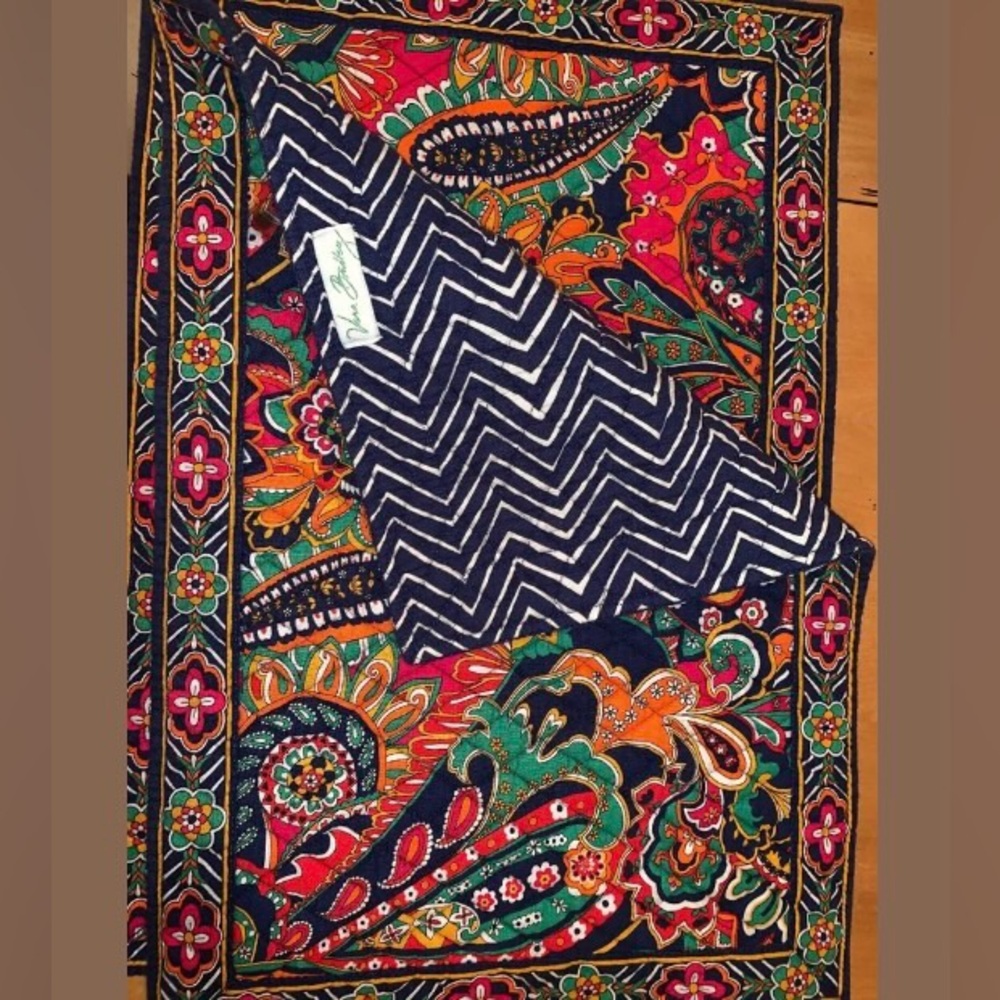 NEW Vera Bradley Placemats in HTF VENETIAN PAISLEY.  Two placemats.